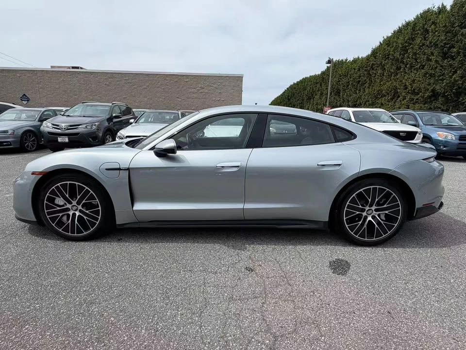 2020 Porsche Taycan - Image 8 of 19