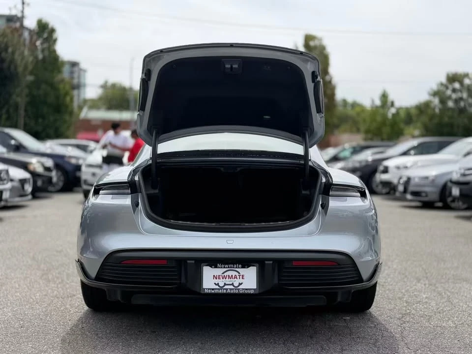 2020 Porsche Taycan - Image 9 of 19