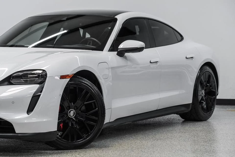 2020 Porsche Taycan - Image 9 of 20