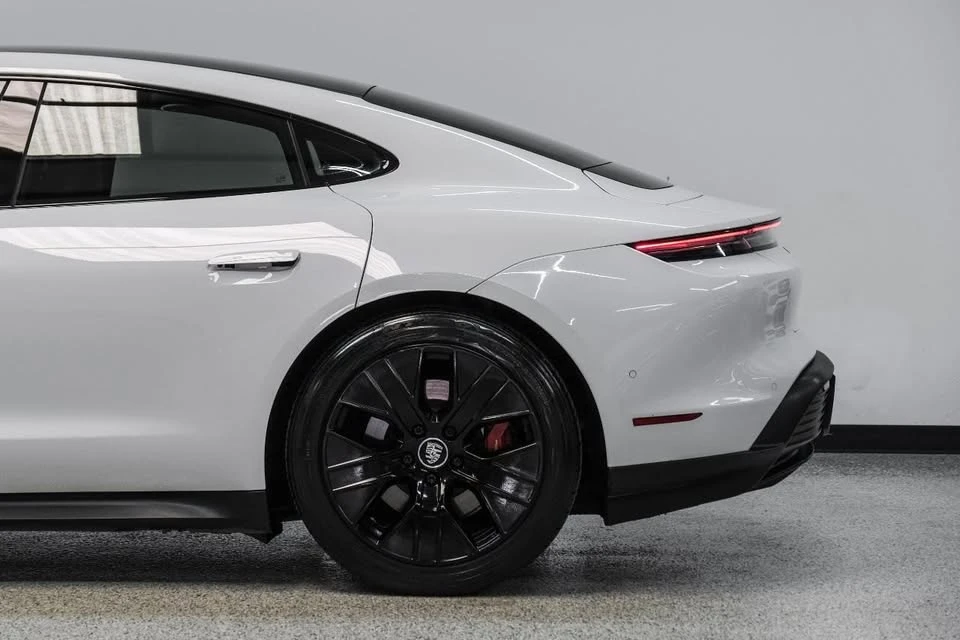 2020 Porsche Taycan - Image 18 of 20
