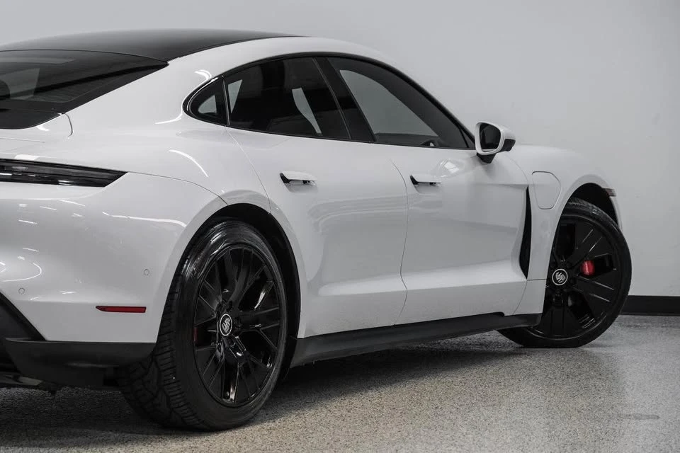 2020 Porsche Taycan - Image 13 of 20