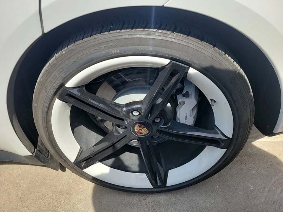 2020 Porsche Taycan - Image 10 of 18
