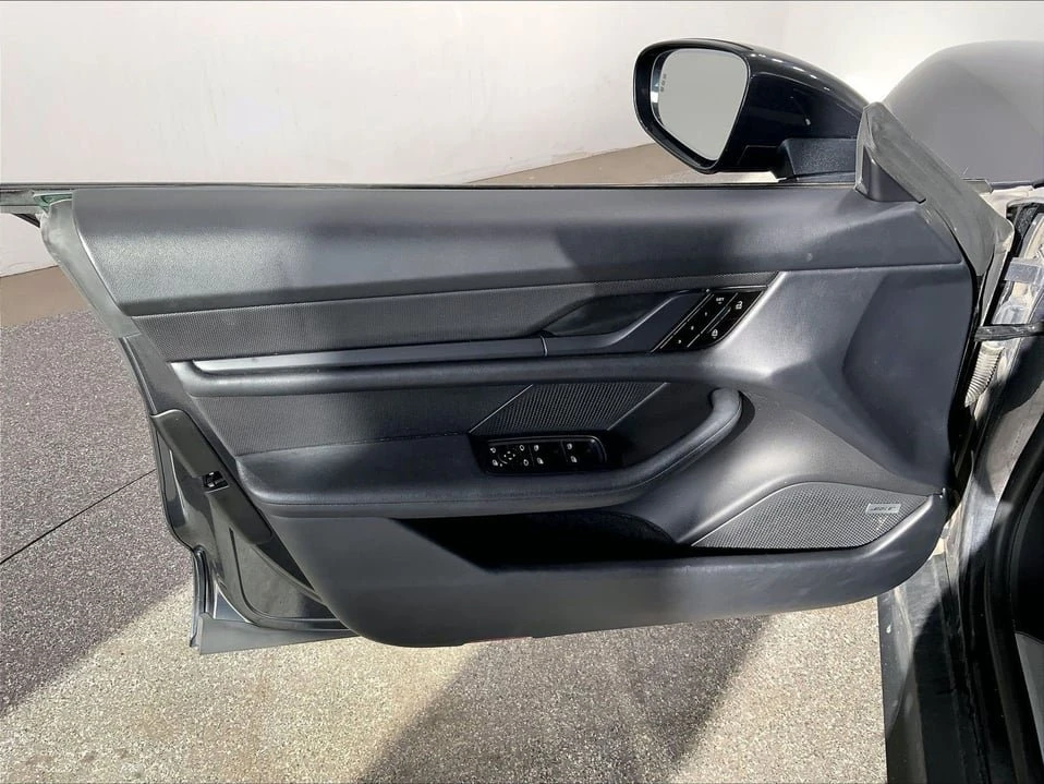 2020 Porsche Taycan - Image 8 of 20