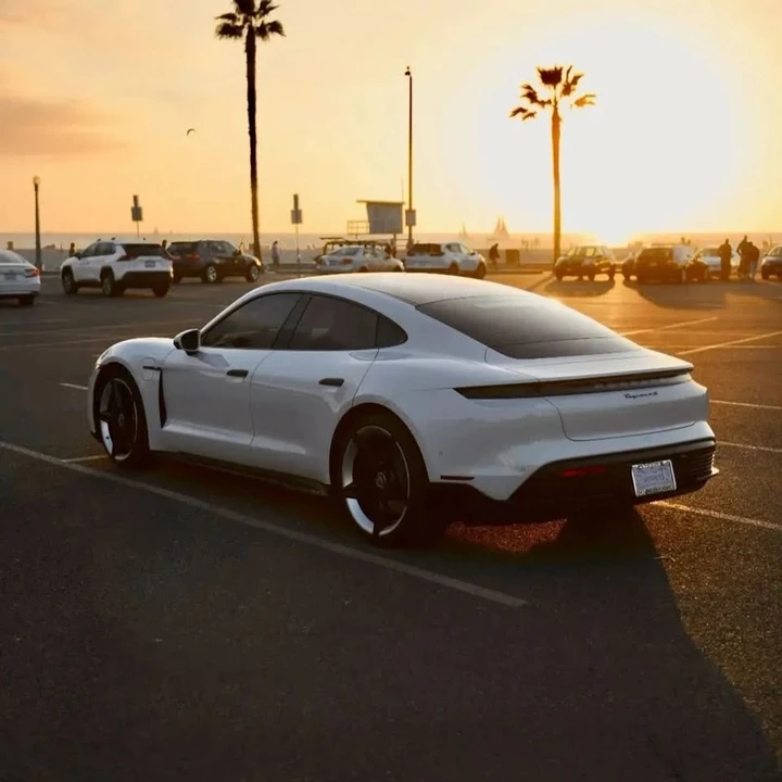 2020 Porsche Taycan - Image 3 of 6