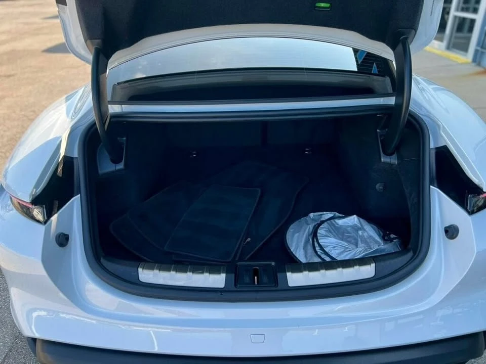 2020 Porsche Taycan - Image 13 of 20