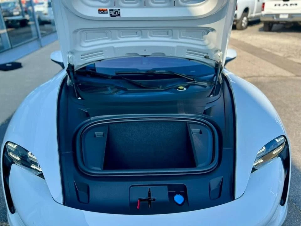2020 Porsche Taycan - Image 17 of 20