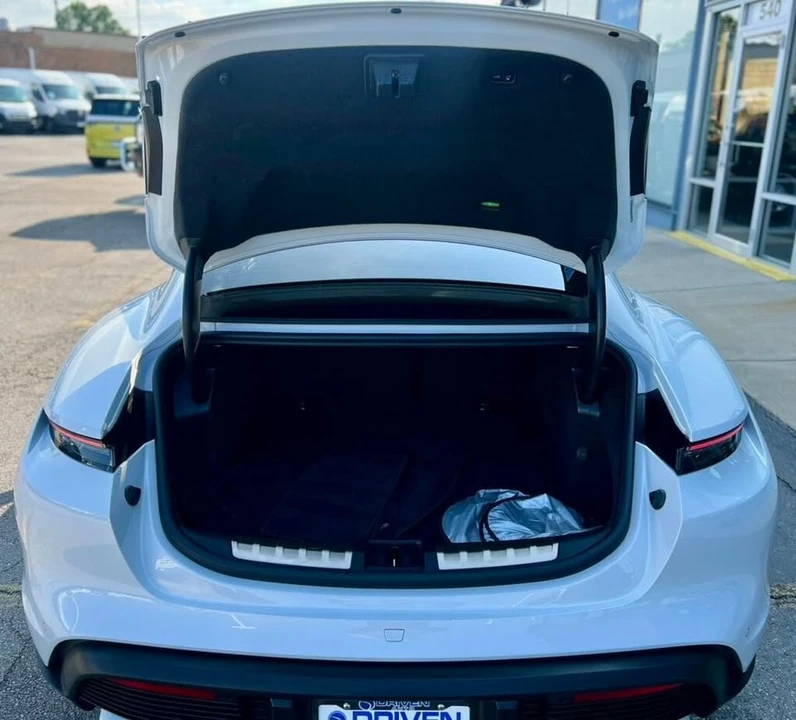 2020 Porsche Taycan - Image 14 of 20