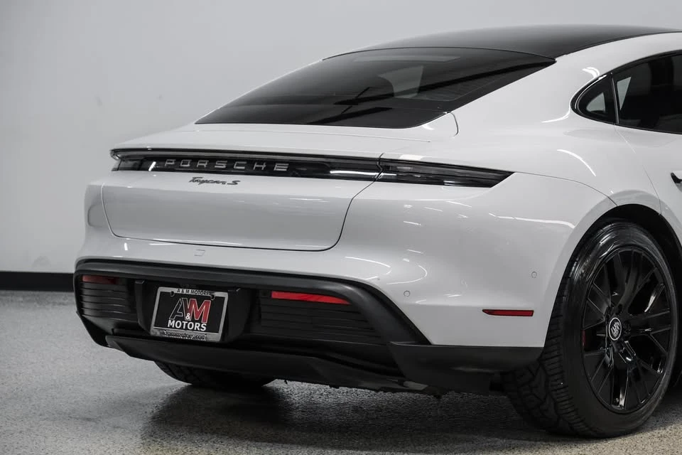 2020 Porsche Taycan - Image 11 of 19