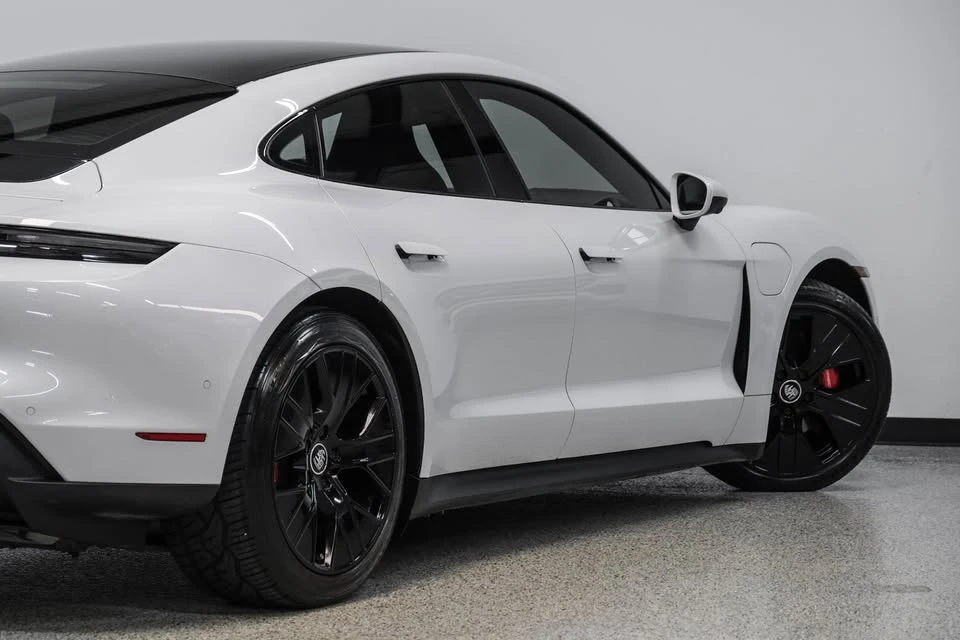 2020 Porsche Taycan - Image 12 of 19