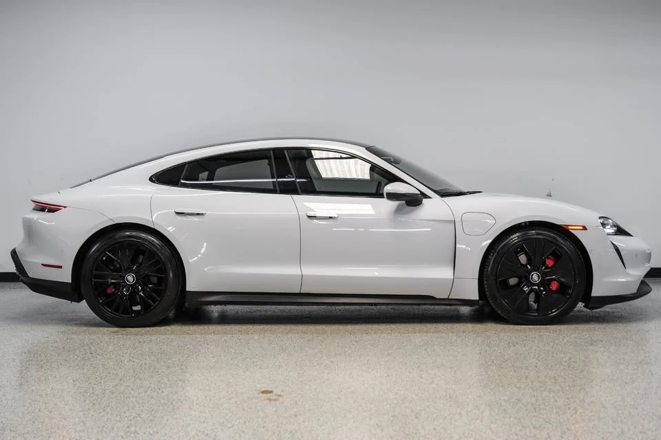 2020 Porsche Taycan - Image 9 of 19