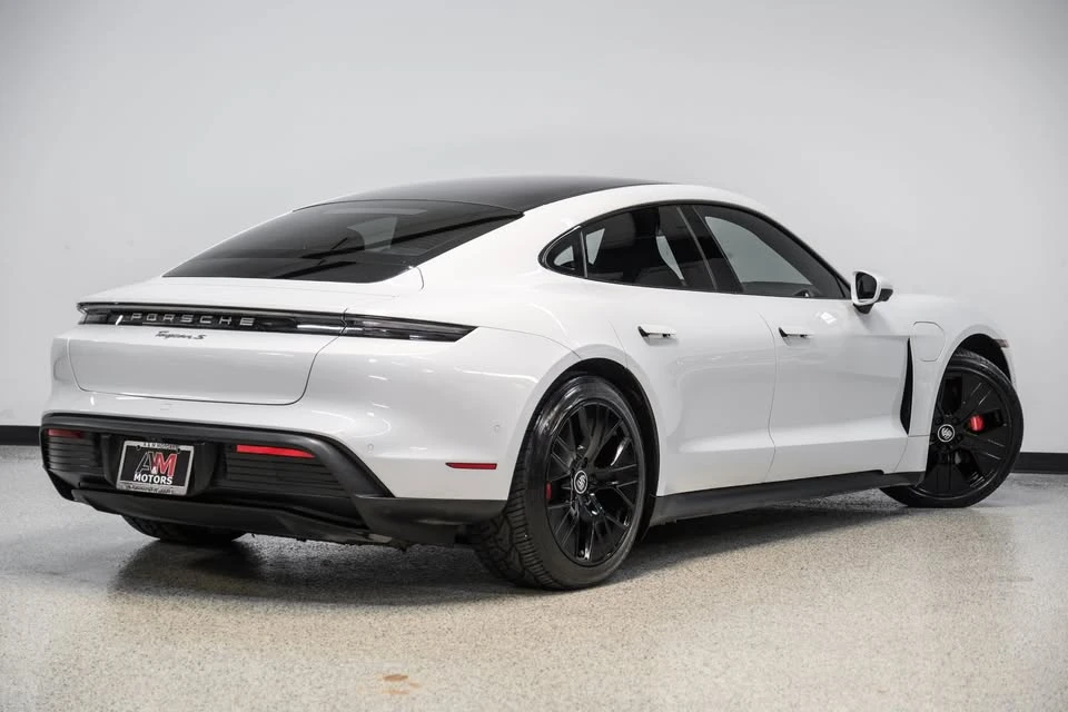 2020 Porsche Taycan - Image 10 of 19