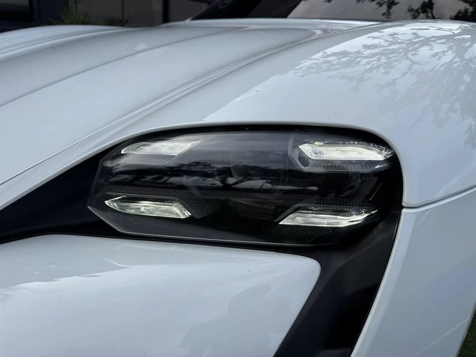 2020 Porsche Taycan - Image 10 of 20