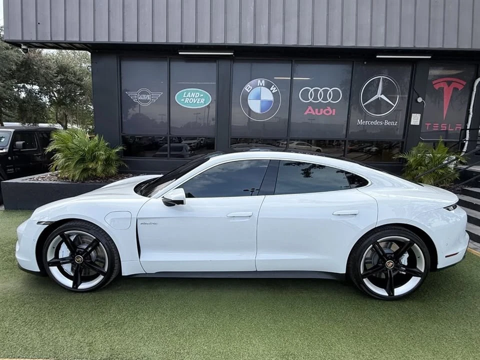 2020 Porsche Taycan - Image 7 of 20