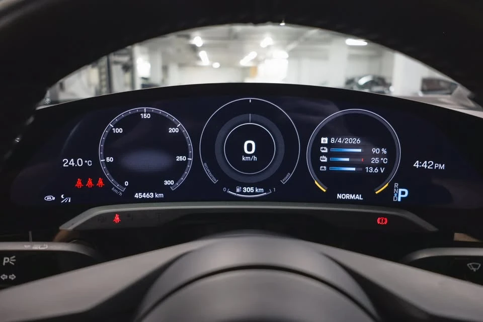 2020 Porsche Taycan Turbo - Image 15 of 20