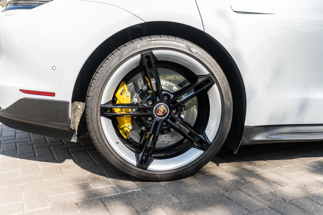 2020 Porsche Taycan Turbo - Image 24 of 31