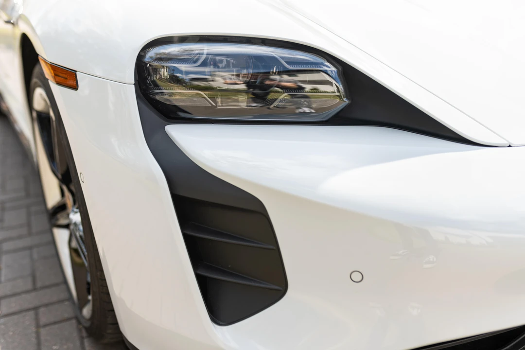 2020 Porsche Taycan Turbo - Image 9 of 31
