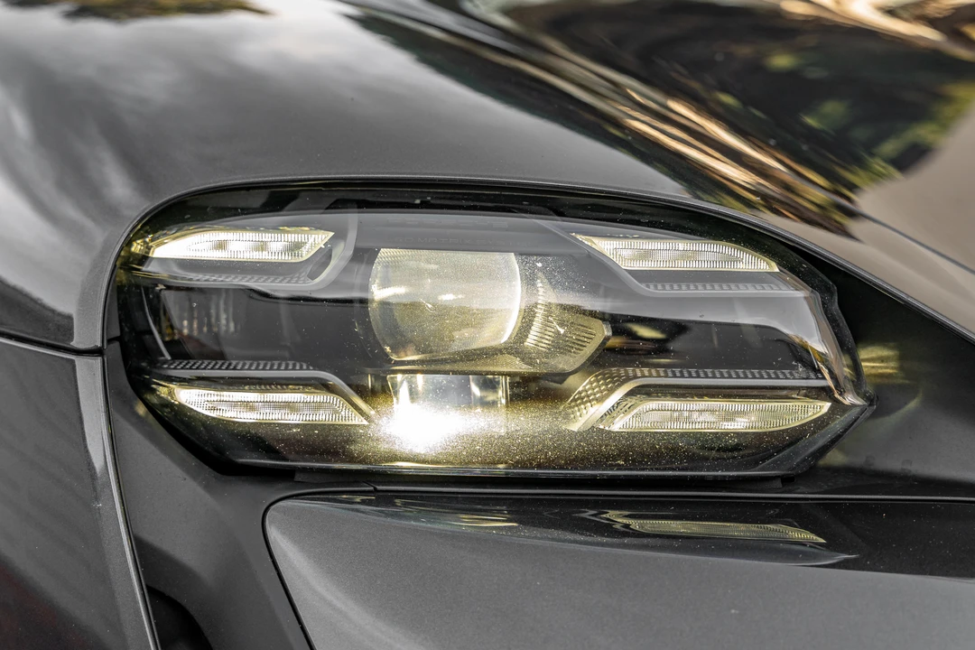 2020 Porsche Taycan Turbo S - Image 19 of 31