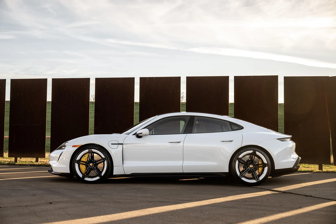 2020 Porsche Taycan Turbo S - Image 14 of 31