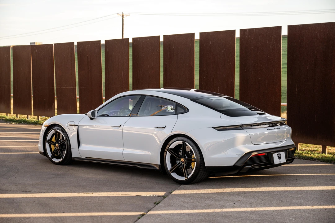 2020 Porsche Taycan Turbo S - Image 19 of 31