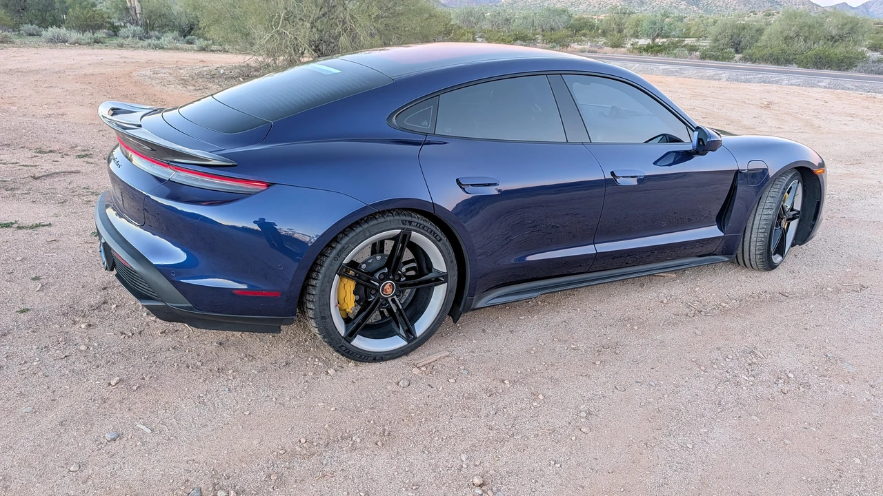2020 Porsche Taycan Turbo S - Image 19 of 31