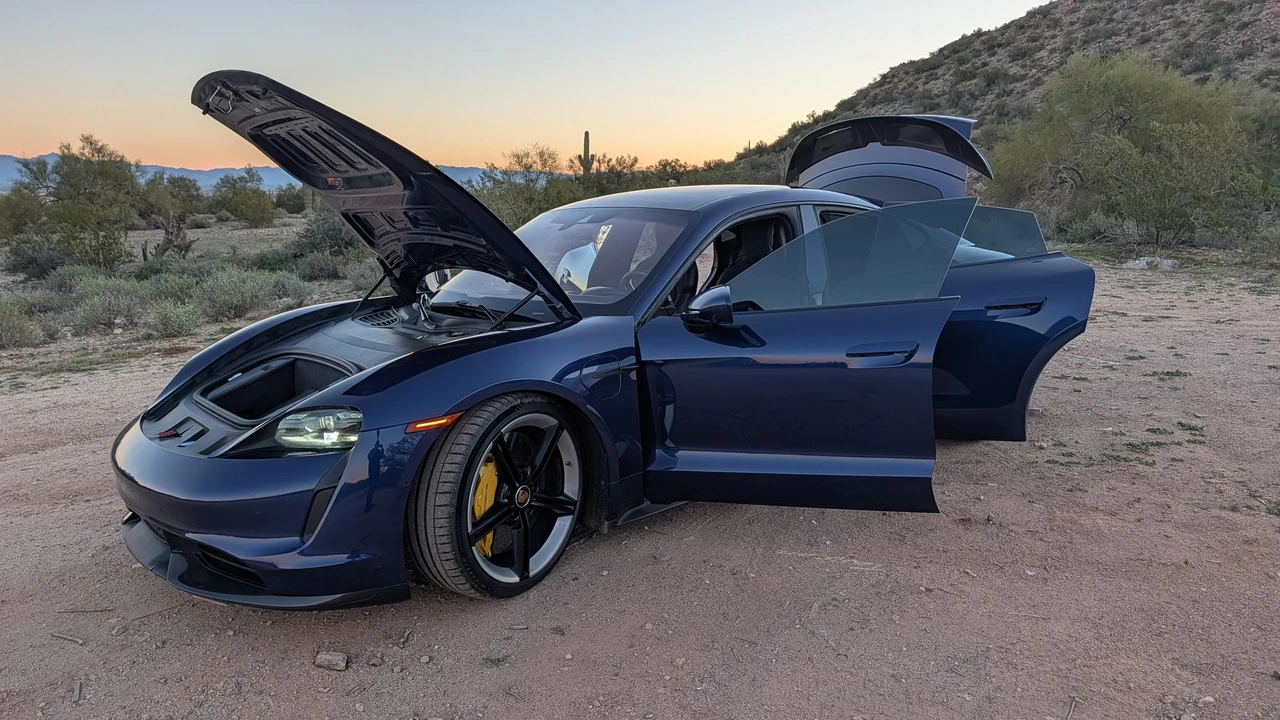 2020 Porsche Taycan Turbo S - Image 27 of 31