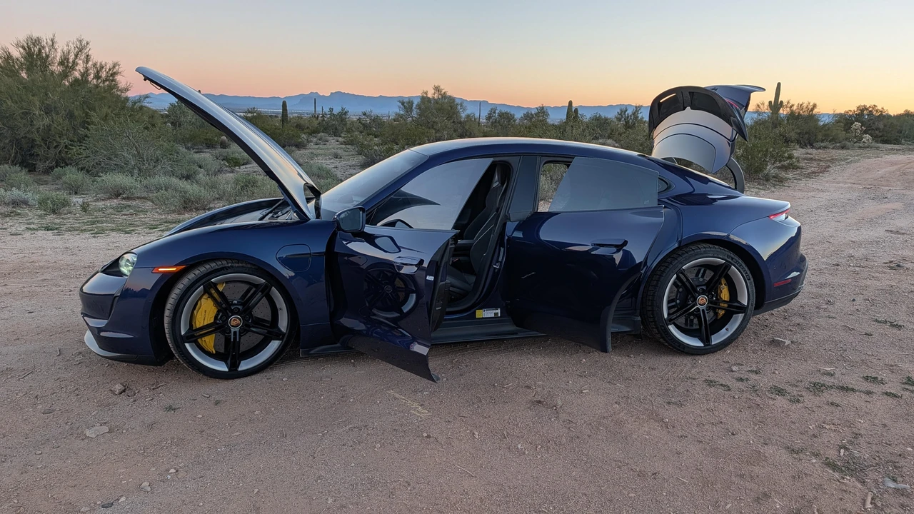 2020 Porsche Taycan Turbo S - Image 28 of 31