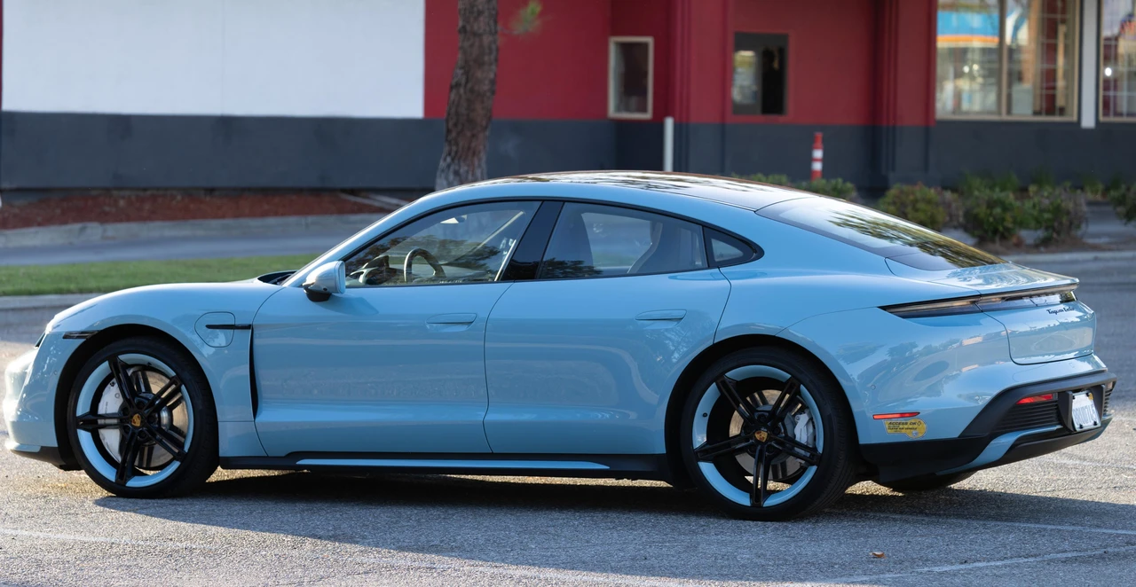 2020 Porsche Taycan Turbo - Image 12 of 31