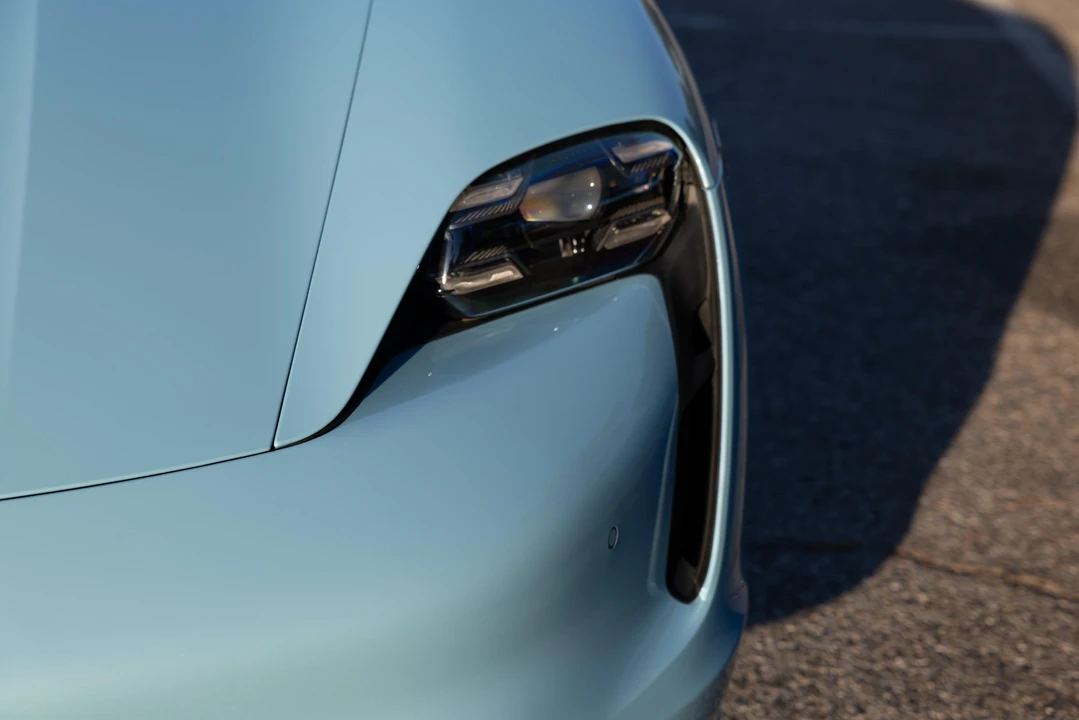 2020 Porsche Taycan Turbo - Image 27 of 31