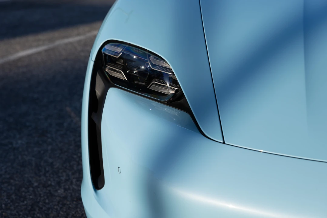 2020 Porsche Taycan Turbo - Image 23 of 31