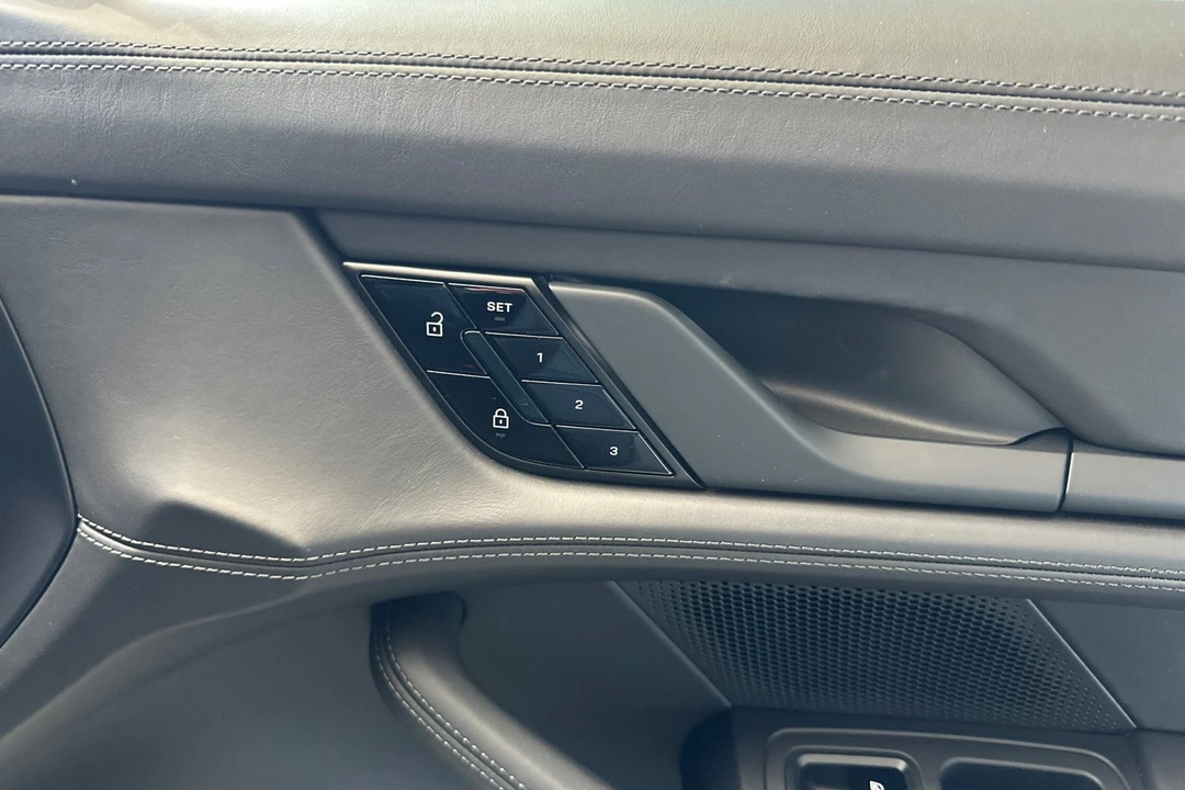2020 Porsche Taycan Turbo - Image 19 of 21