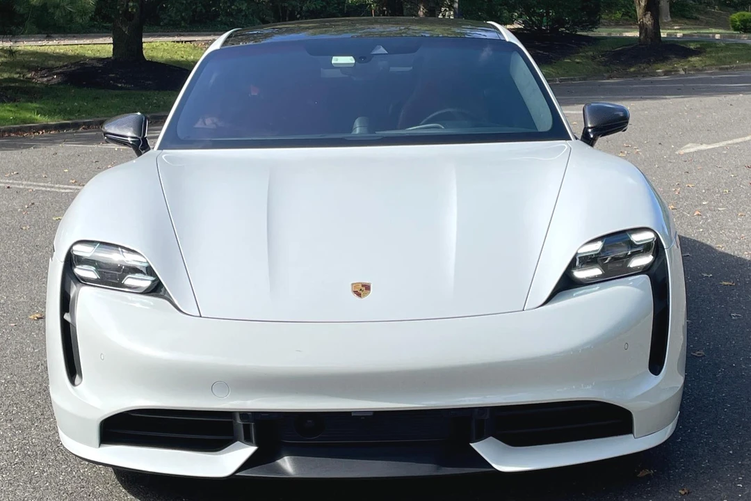 2020 Porsche Taycan Turbo - Image 2 of 31