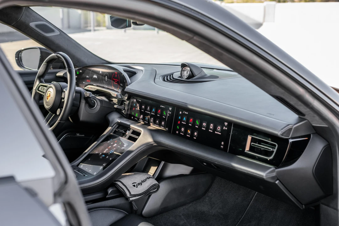 2020 Porsche Taycan Turbo - Image 17 of 31