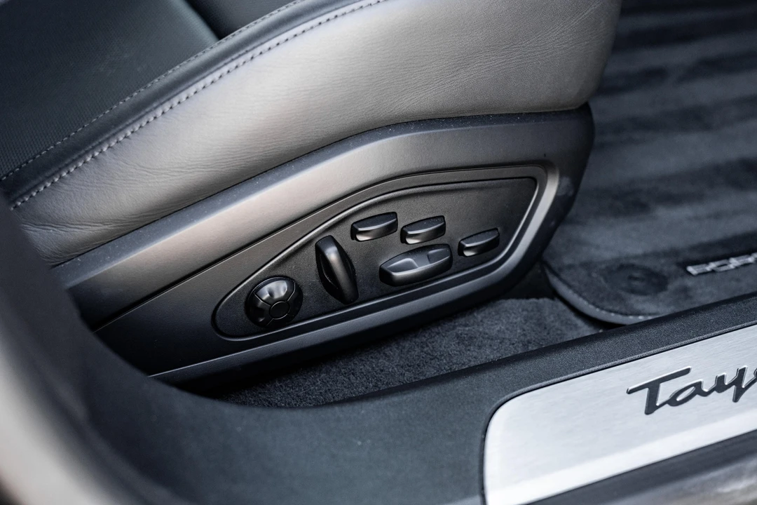2020 Porsche Taycan Turbo - Image 27 of 31