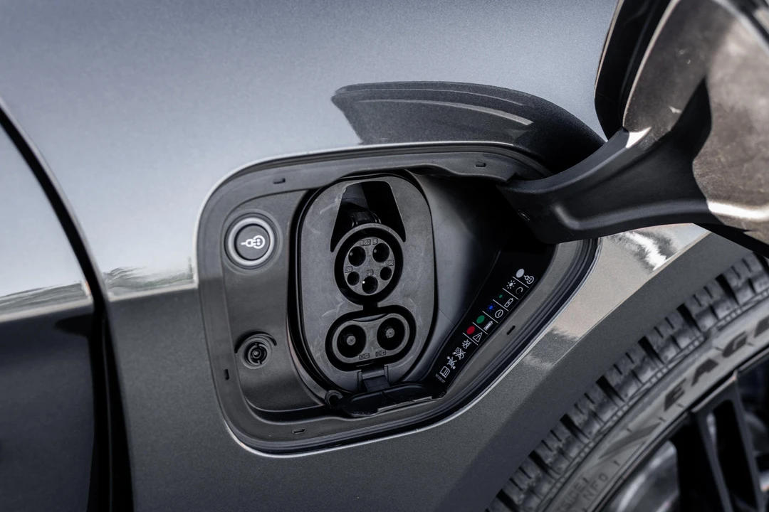 2020 Porsche Taycan Turbo - Image 12 of 31
