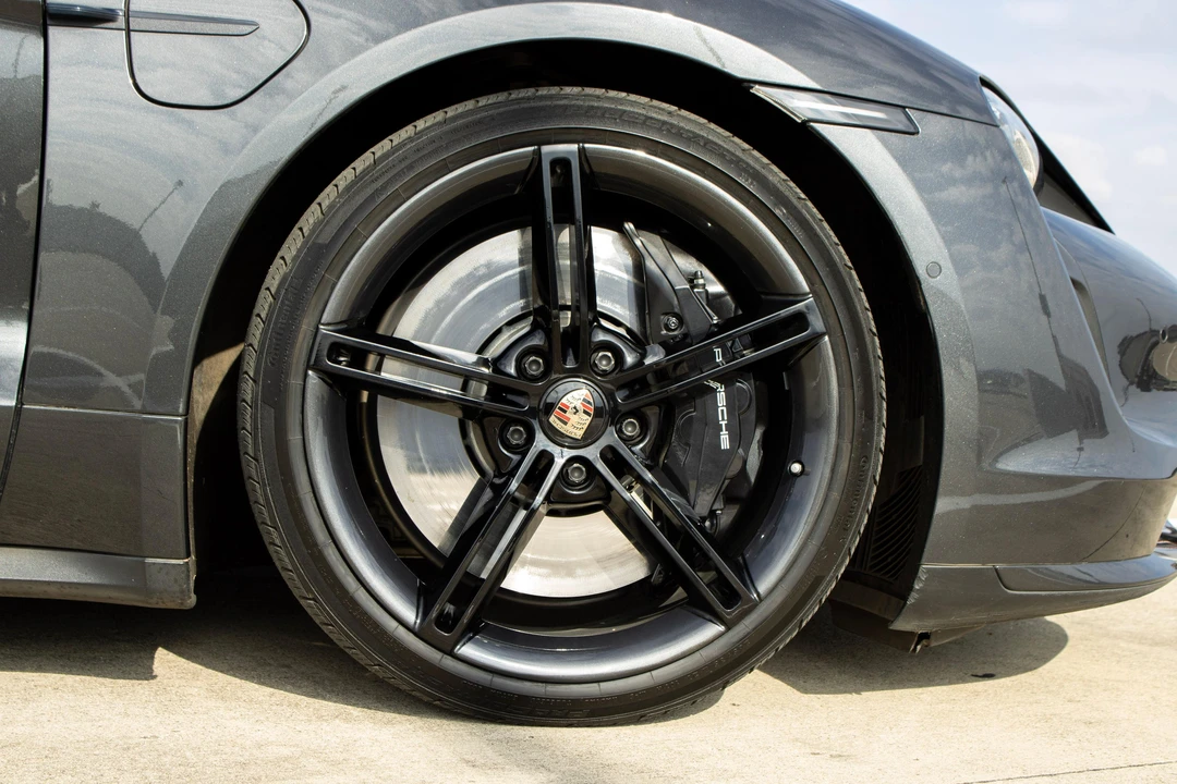 2020 Porsche Taycan Turbo - Image 27 of 31