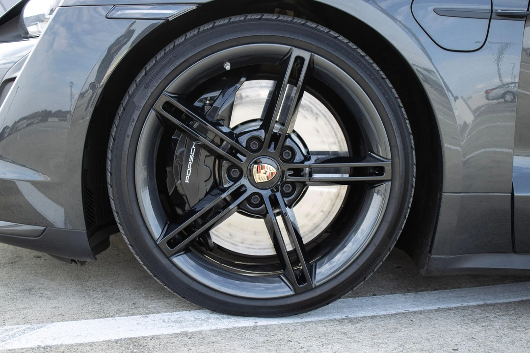 2020 Porsche Taycan Turbo - Image 24 of 31