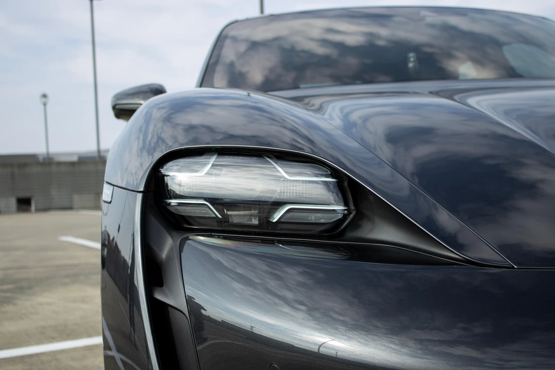 2020 Porsche Taycan Turbo - Image 9 of 31