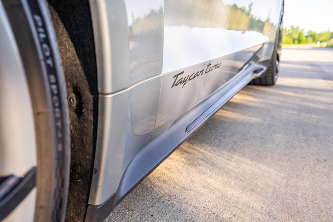 2020 Porsche Taycan Turbo - Image 29 of 31