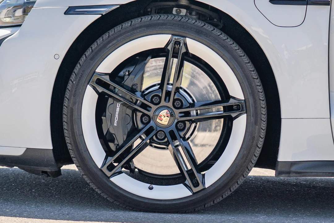 2020 Porsche Taycan Turbo - Image 24 of 31