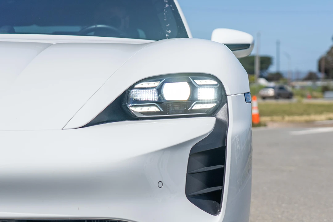 2020 Porsche Taycan Turbo - Image 11 of 31