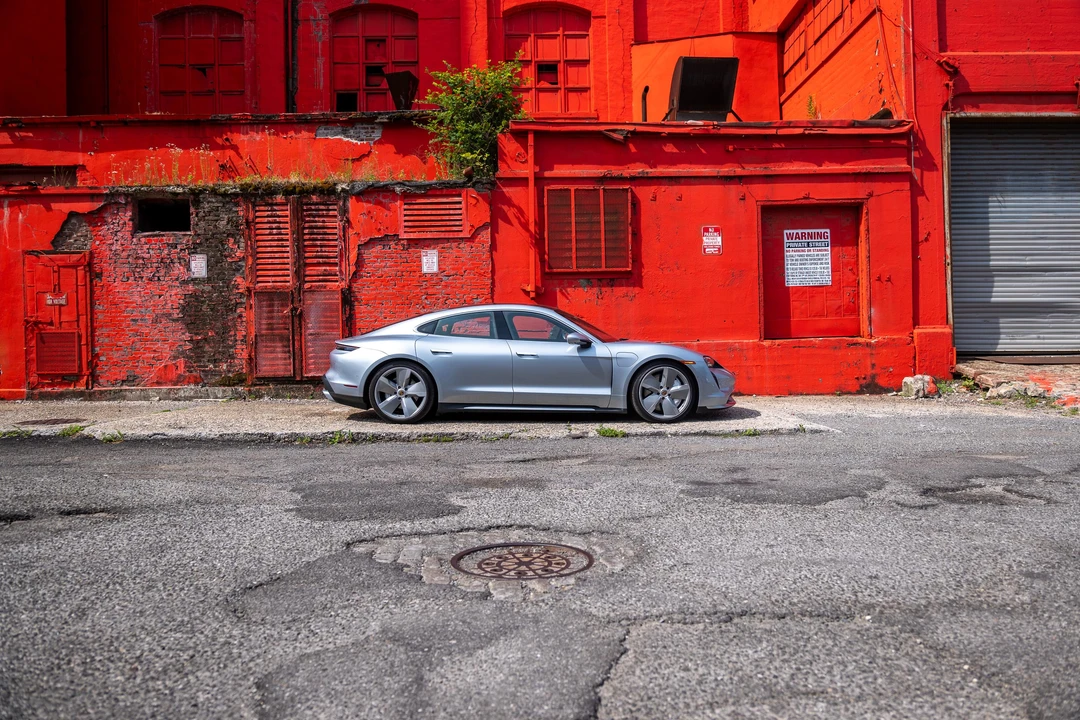 2020 Porsche Taycan Turbo - Image 17 of 31