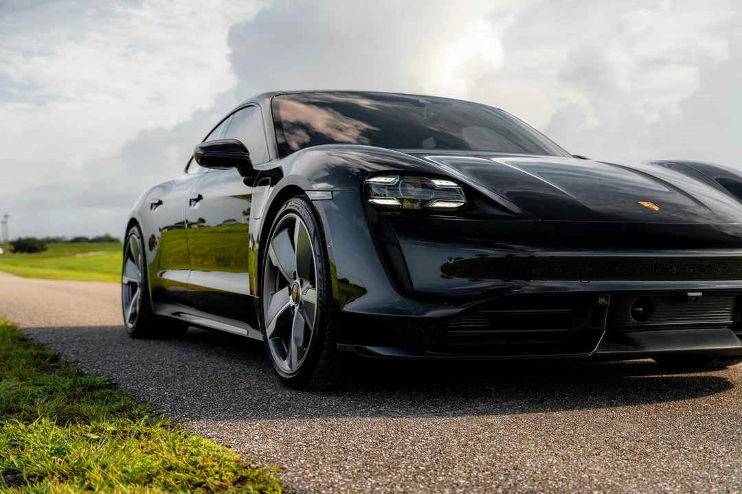 2020 Porsche Taycan Turbo - Image 18 of 31