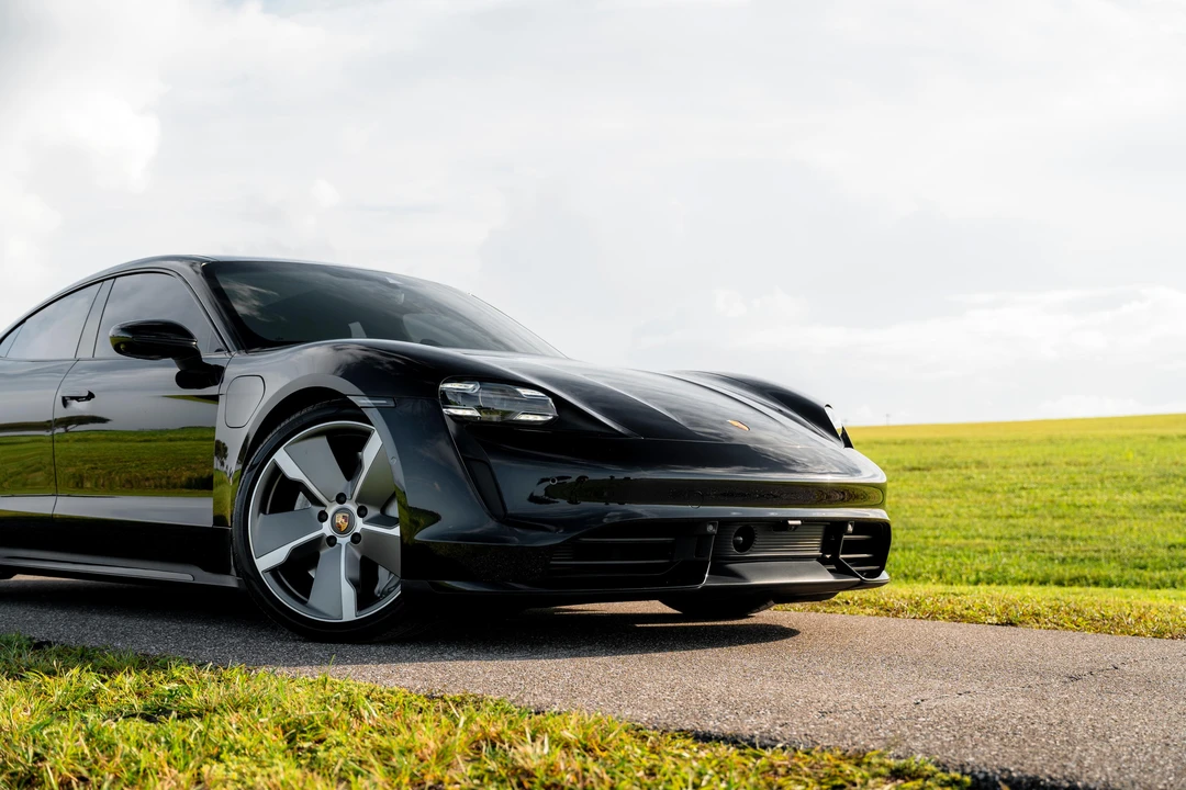 2020 Porsche Taycan Turbo - Image 17 of 31