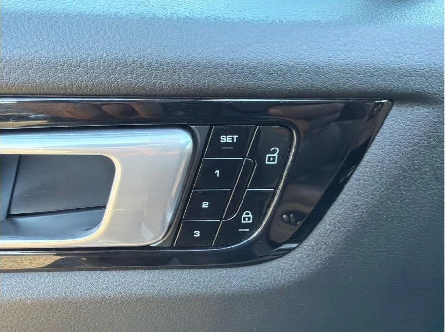 2020 Porsche 9Y0/9Y3 Cayenne - Image 8 of 19