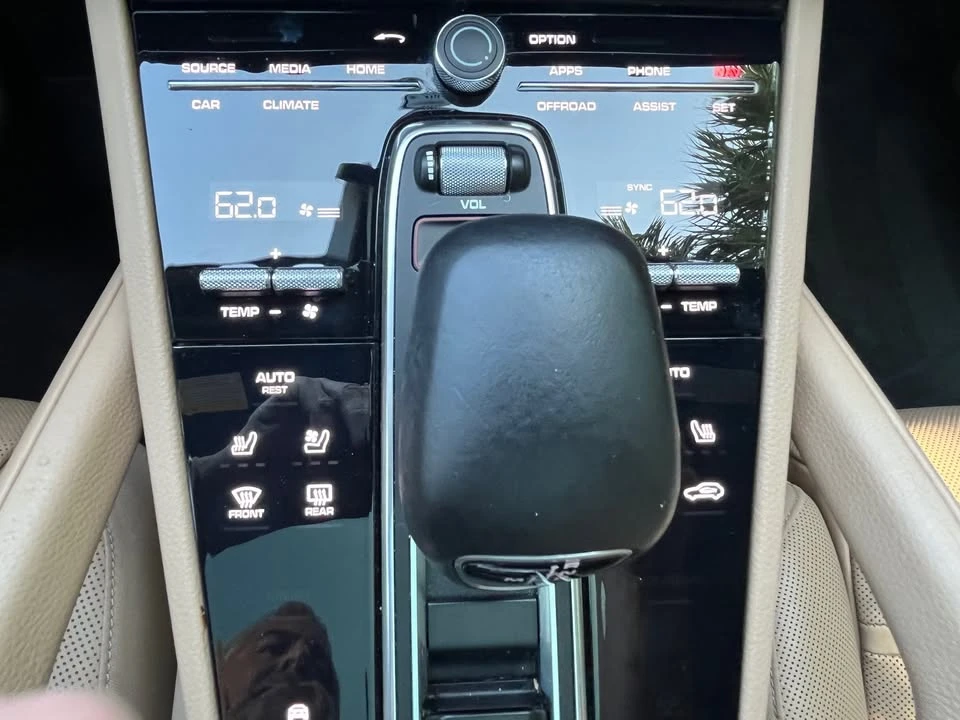 2020 Porsche 9Y0/9Y3 Cayenne - Image 15 of 20