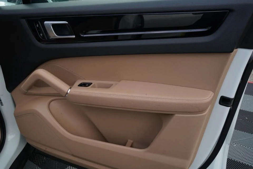 2020 Porsche 9Y0/9Y3 Cayenne - Image 17 of 20