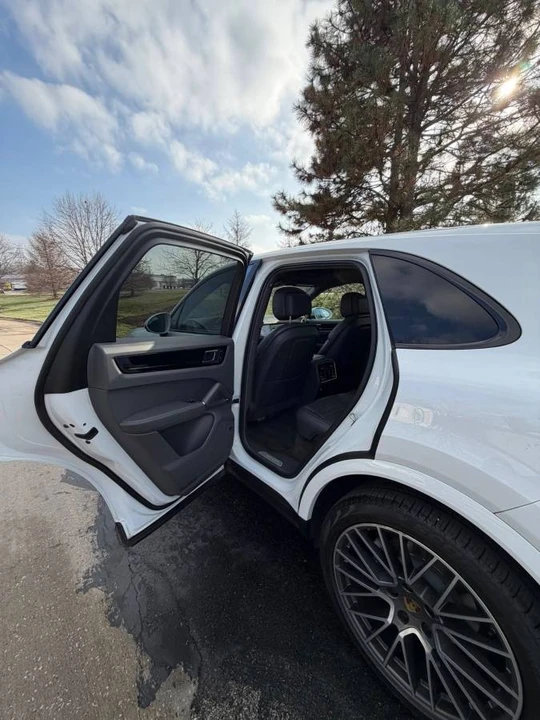 2020 Porsche 9Y0/9Y3 Cayenne - Image 19 of 20