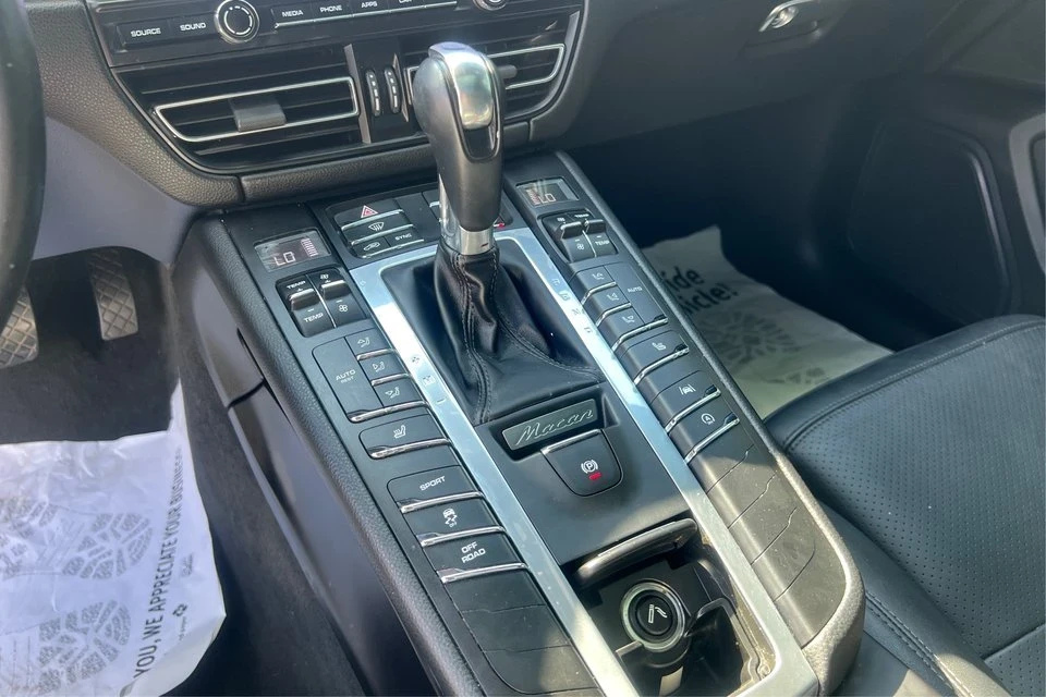 2020 Porsche Macan - Image 12 of 20