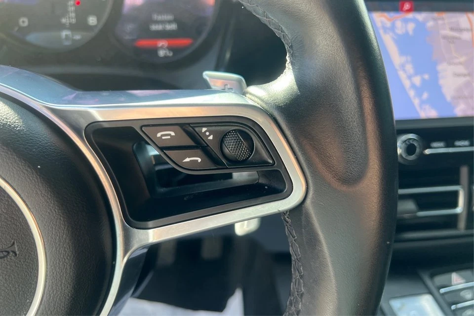2020 Porsche Macan - Image 15 of 20