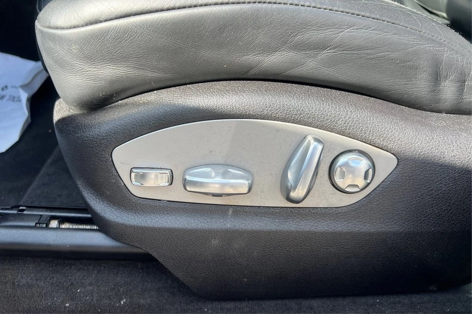 2020 Porsche Macan - Image 16 of 20